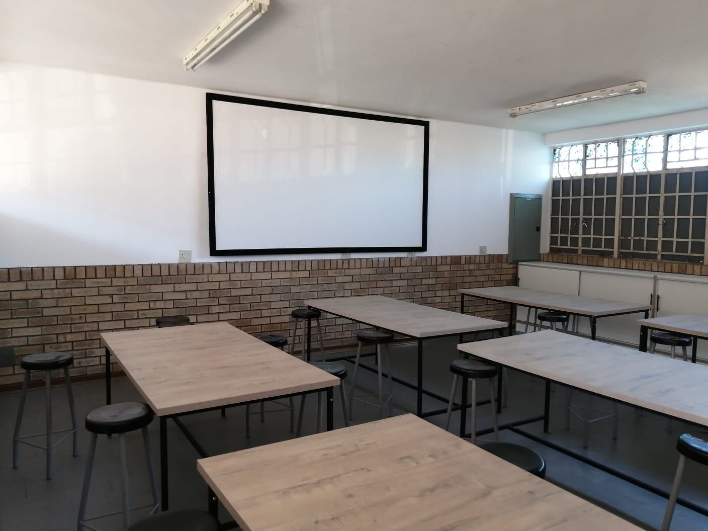 Read more about the article Celebrating Innovation – Launch of Elundini Full Service School’s New Coding and Robotics Lab
