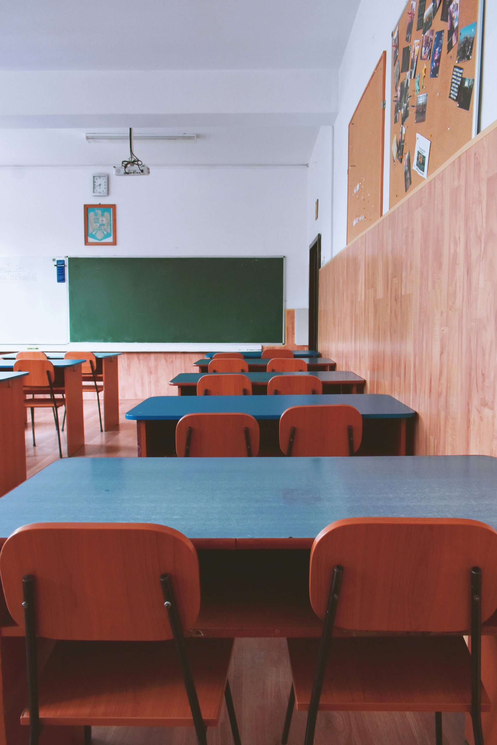 Read more about the article Districts as the Backbone of South African Education: A Report by Dr. Khosa and Implications for a Fresh View